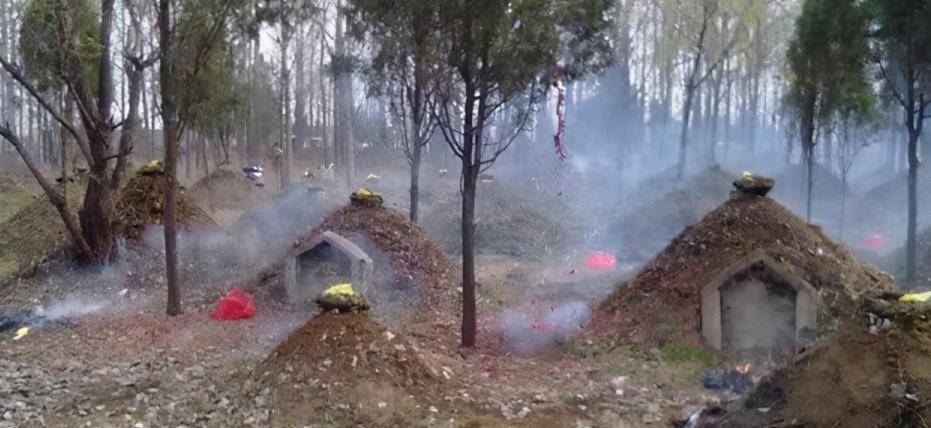 难道古庙比荒坟还可怕_老者_老太太_情况