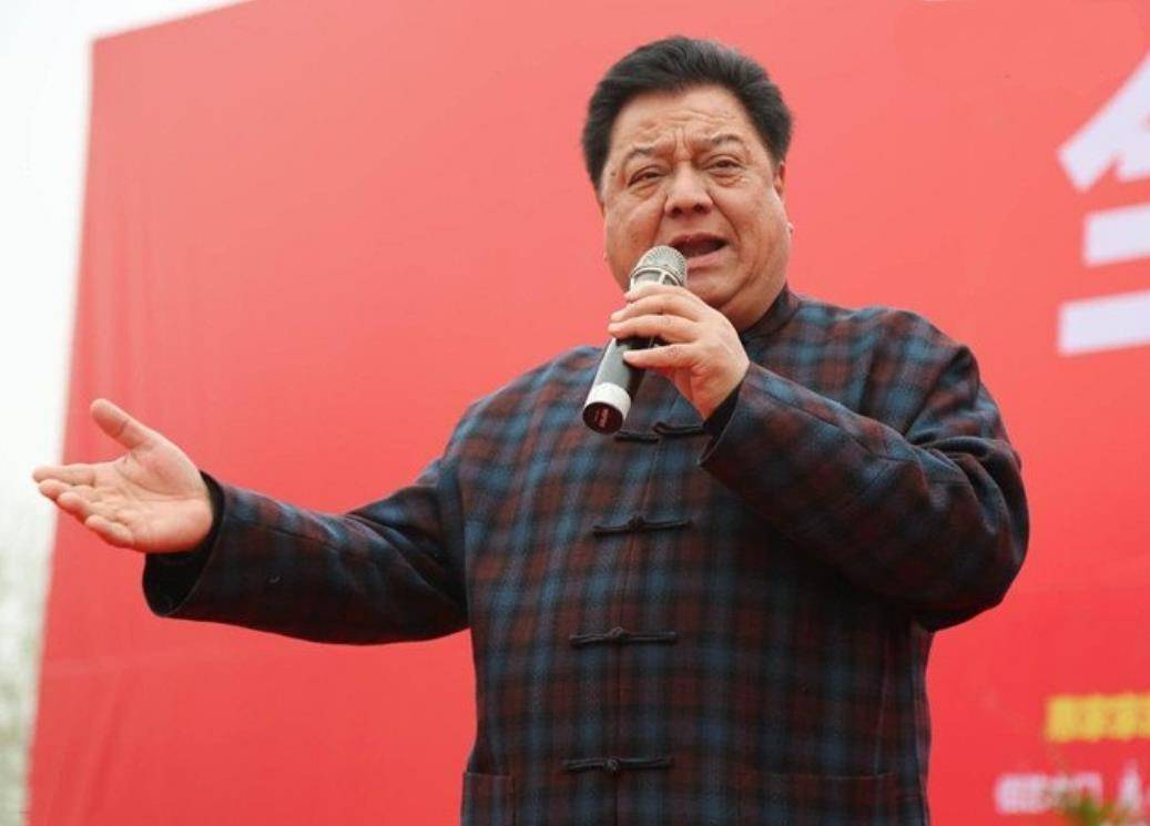 当年李金斗去洗脚,点了一个女服务员,不料被人偷拍了视频_郭德纲_直播