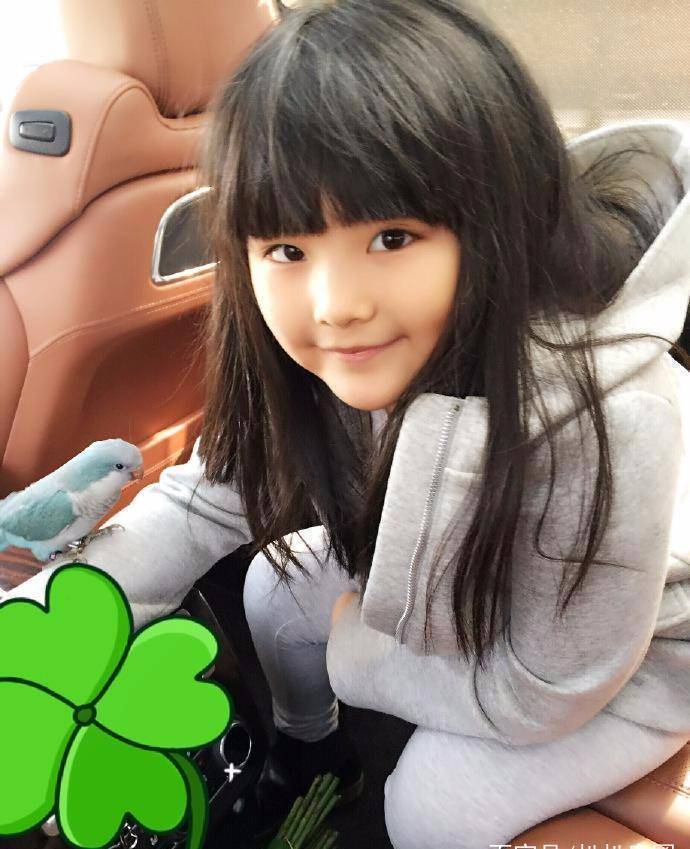 李湘晒女儿angela近照,双腿纤细瘦了不少_王诗龄_带着_网友