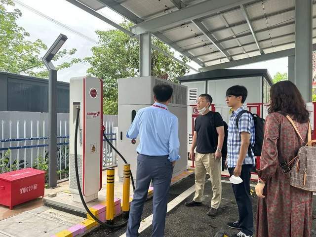 网,荷,储"协调运行,采用华为液冷超充技术架构与永泰数能系列充电枪