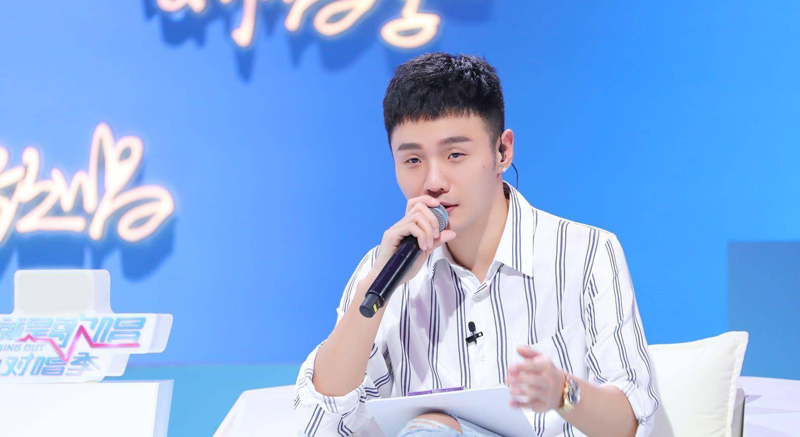 李荣浩从不找人帮忙做音乐,却没少掏钱,他真的穷吗?_工序_哈林_歌曲