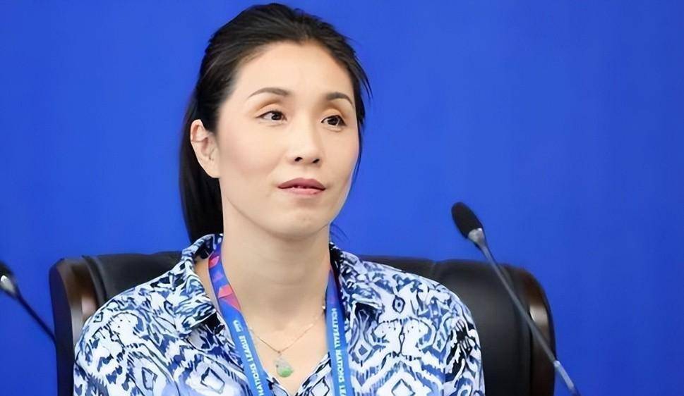 49岁前体育队长近况:生了2个孩子,老了,公务员老公很帅_孙玥_黄启珍