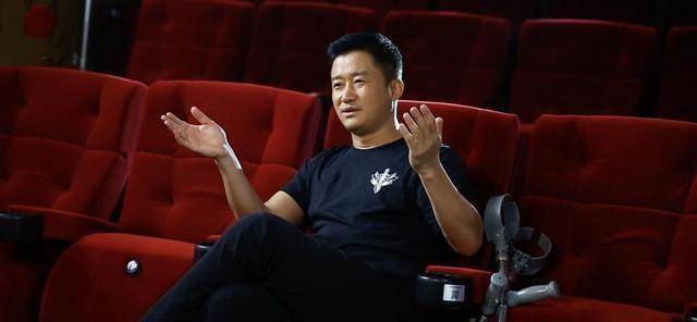 李连杰想吴京去好莱坞,却坑了他,而吴京4部电影抵得上成龙一生_票房