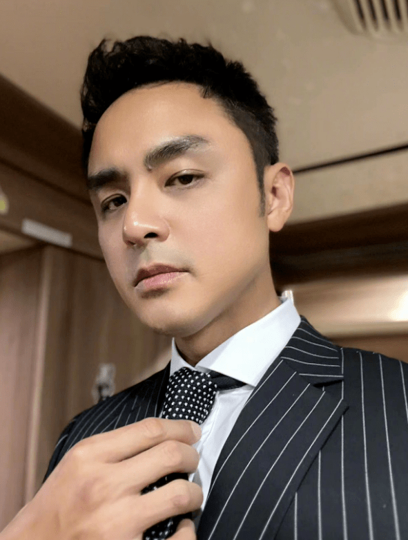 不过,现在人到中年的明道,更多的是接一些与年龄相符的角色,对自己他