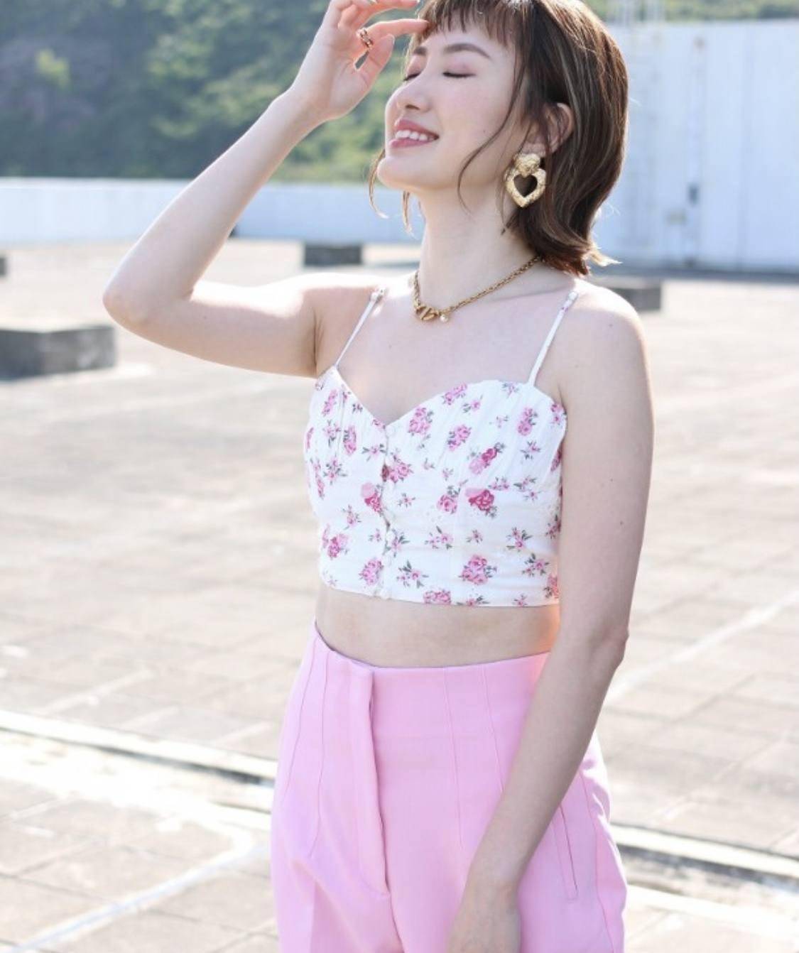 蒋家旻凭一角色转型,低身材装时尚不失高贵,直言:再没去敖嘉年家_对方