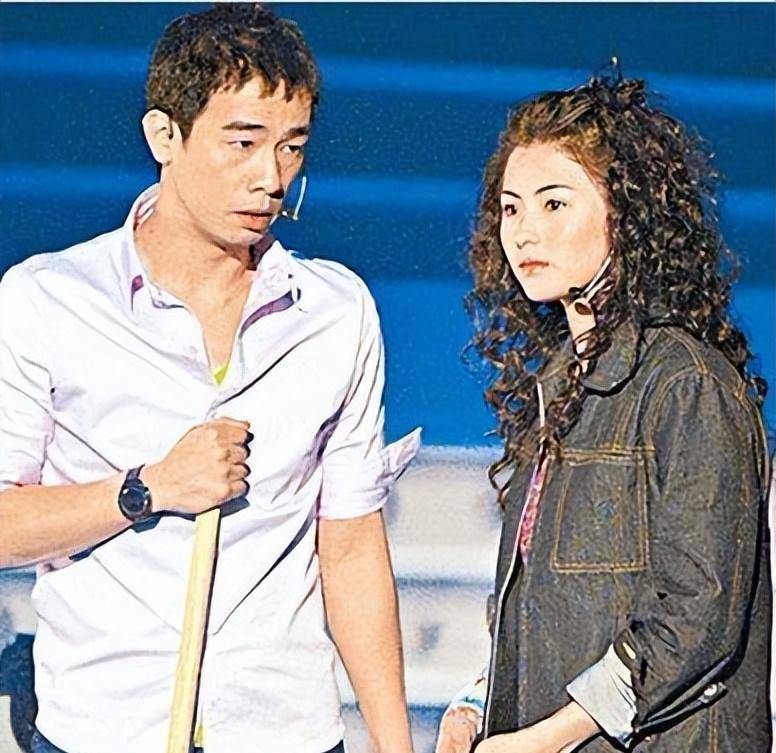 为小林青霞做了6年备胎,宣称最爱莫文蔚,陈小春却被应采儿治服_男人