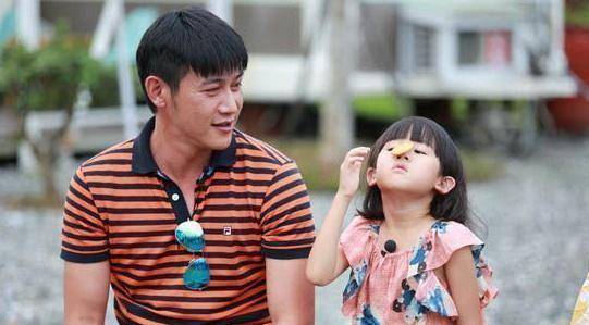 陆毅晒10岁女儿近照,贝儿看了近30天天气预报后,表情立马变了_京剧