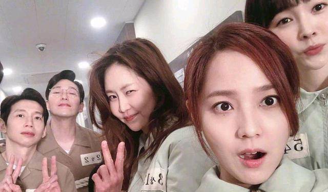 视后,最佳男女配角以及最佳剧本得主_表演_金素妍_李准基