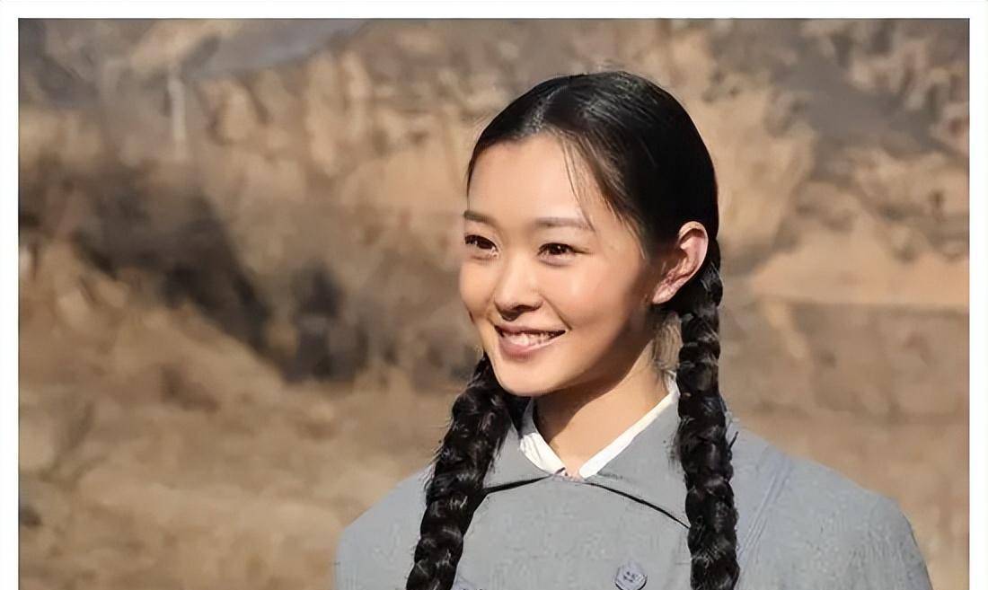 演技不输angelababy,不爱"上热搜"的她,才是人间清醒_中戏_刘思齐