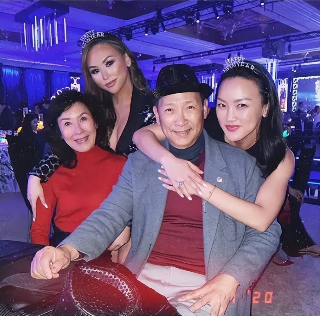 姐姐继承家业,她靠炫富混成顶流名媛_王宣_弗利_王恒
