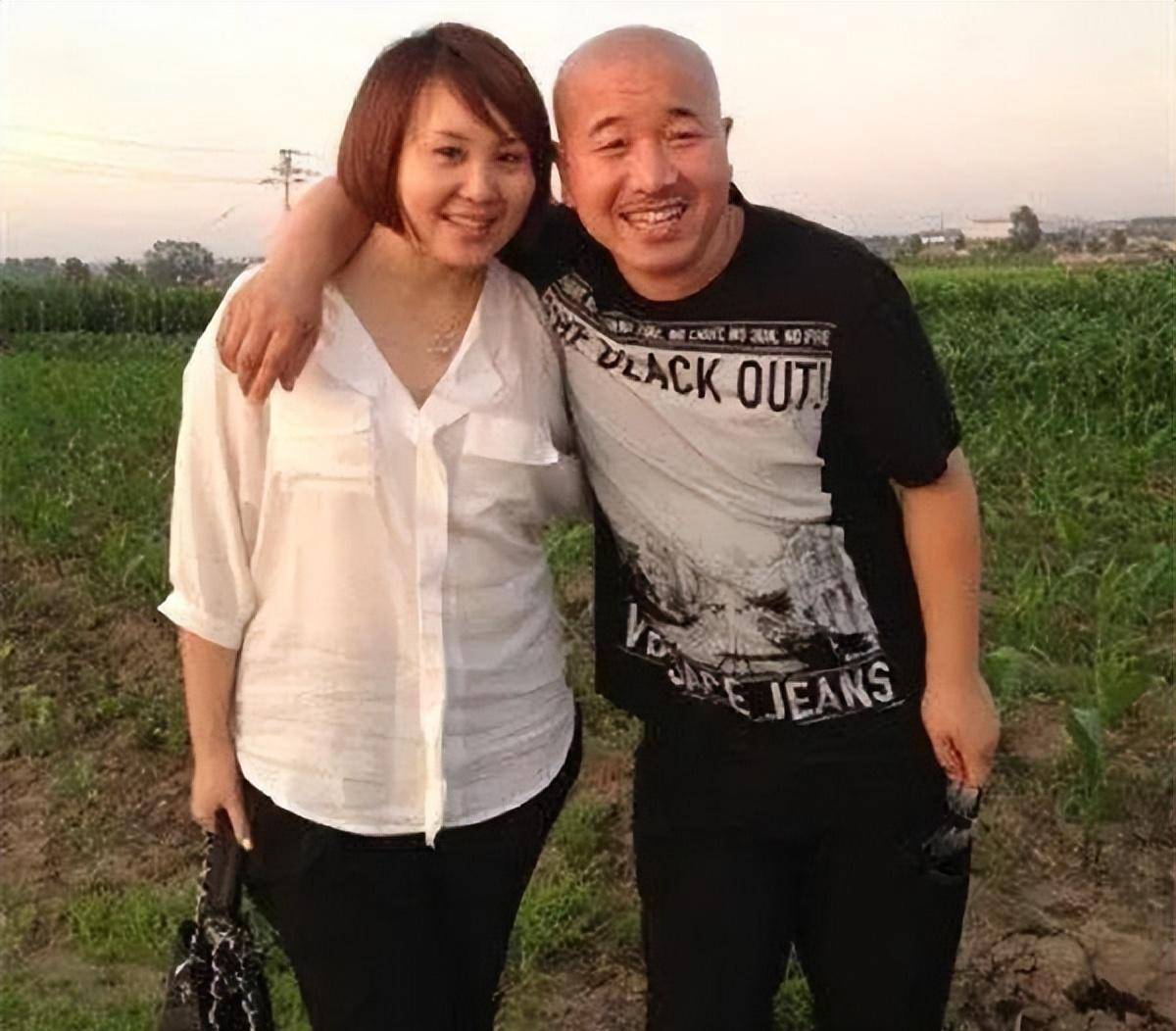 "谢兰"李琳: 20岁嫁31岁王小利,为丈夫生一儿一女,41岁当奶奶_搭档