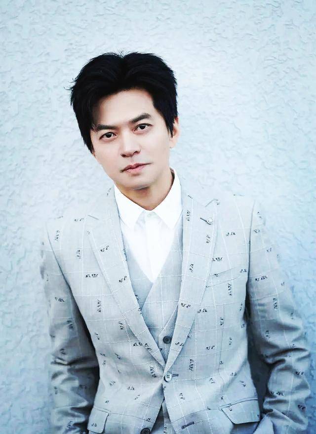 李健说:你的面相在30岁以前靠遗传,30岁后变啥样靠爱情和伴侣_生活