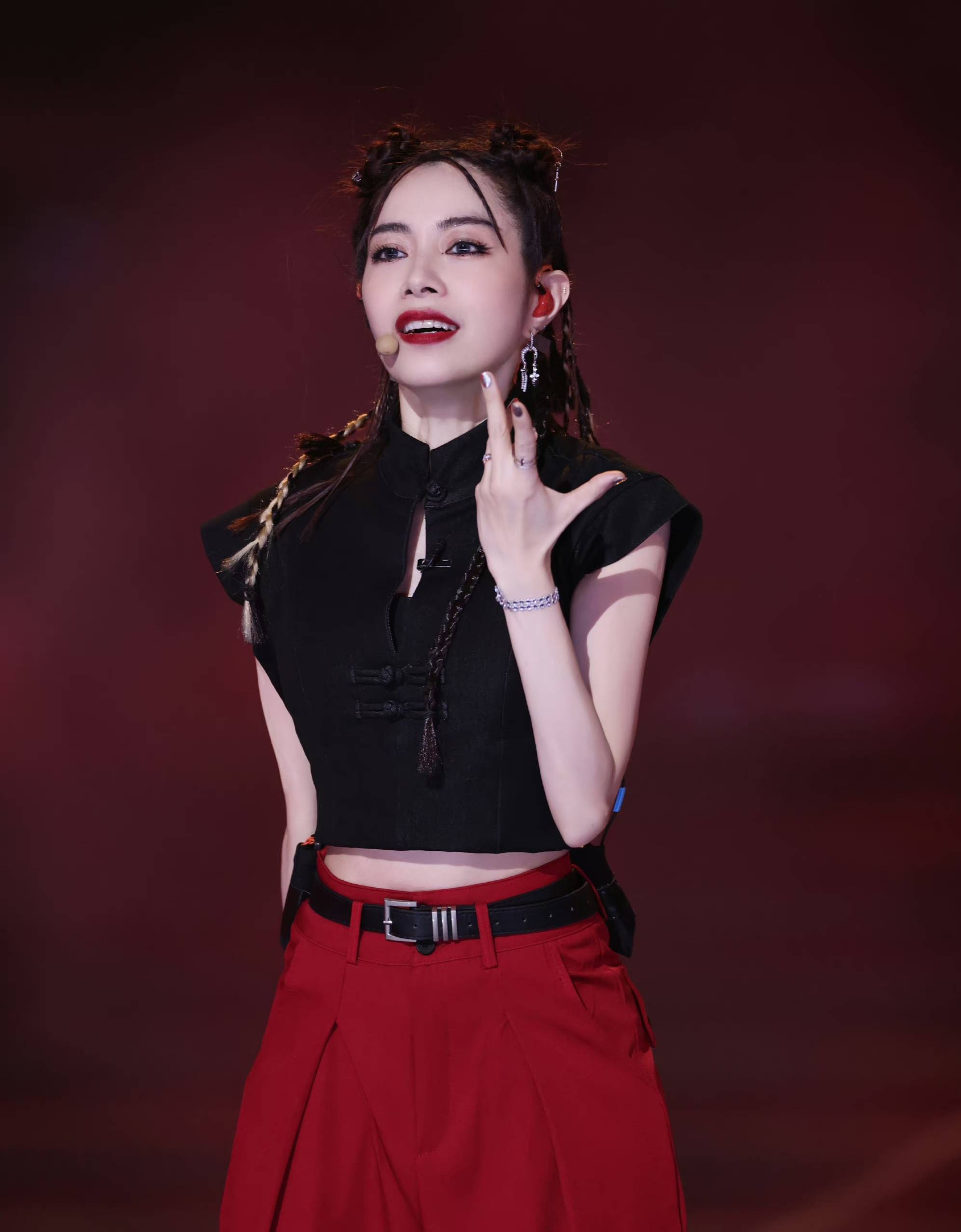 ella全组鼓励徐怀钰:女生对女生的支持,真的很有力量_表演_因为_都会