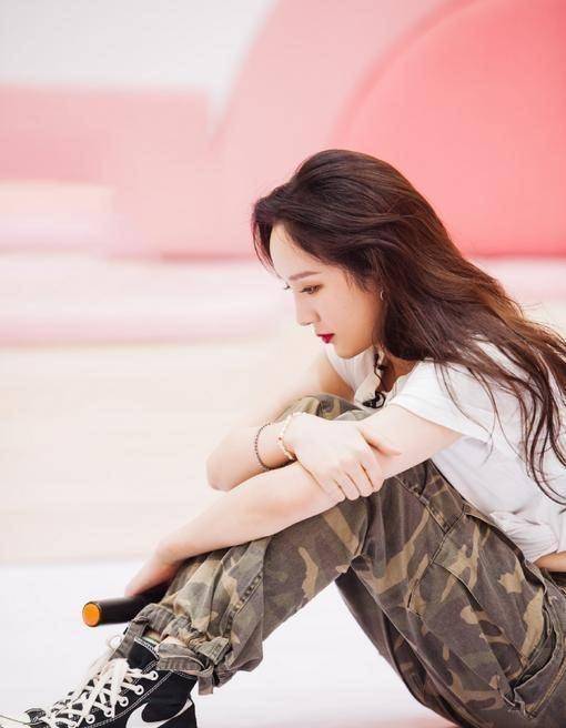 孟佳王霏霏第二次公演对比明显,总有一个人要离开_万茜_沈梦辰_孟佳沈