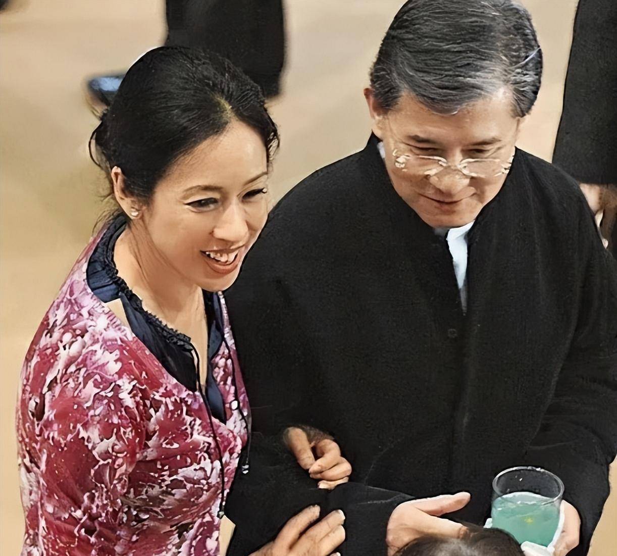 不敢相信, 郭晶晶的婆婆朱玲玲被媒体爆料再次净身出户_霍震霆_中国