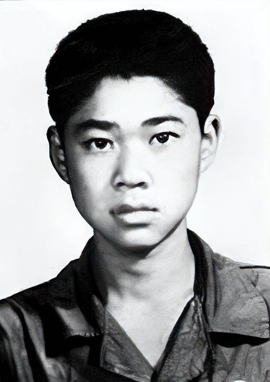 霍凡:嫁给二婚张丰毅,婚后28年无儿无女,她如今现状如何?