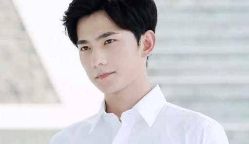 男神卸妆后的样子,鹿晗清秀,张艺兴呆萌,他的素颜让人最意外_杨洋