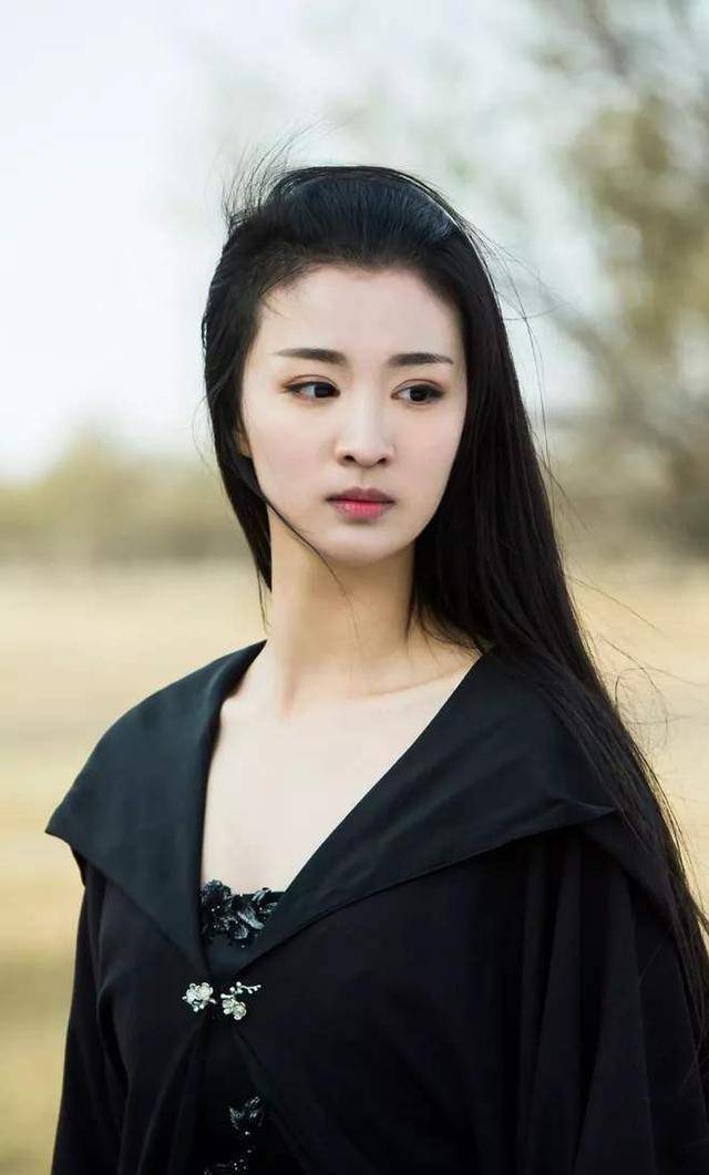 清平乐:张贵妃王楚然回应撞脸刘亦菲,听到她回复,网友:情商真高_长相