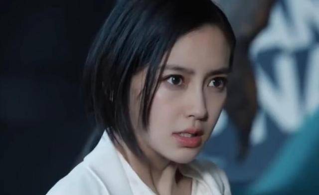 因追求不同遗憾和平分手,临别前二人互送赠言:"海内存知己天涯若比邻"