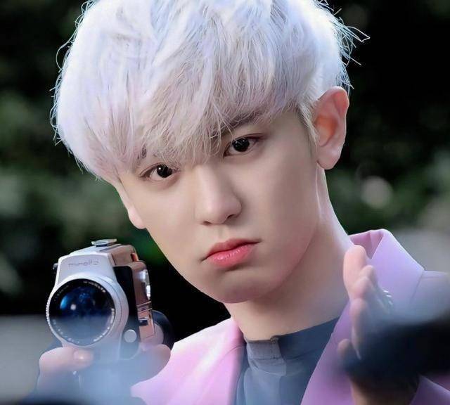 最爆的当属组合exo成员朴灿烈被疑似圈外女友曝多次出轨的,当地时间10