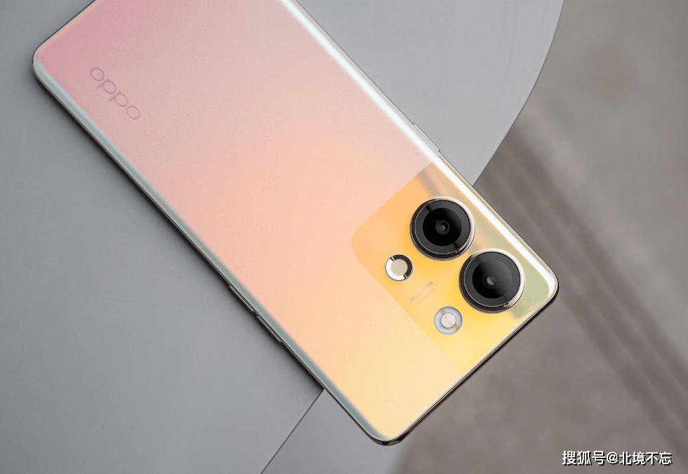 喜欢拍照的朋友,选择opporeno9这款手机能够为你带来极致的体验,前置