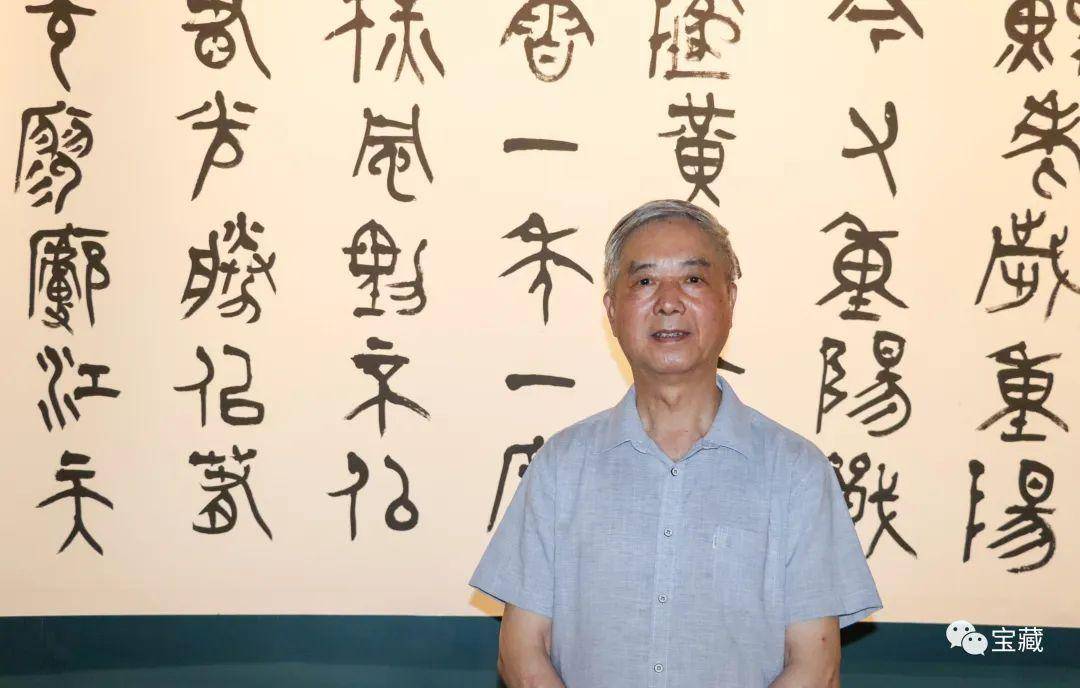 多年来,韩天雍始终以书法家的身份与先秦的古人对话,与伟大的作品对话