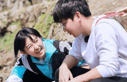 彭昱畅官宣恋情后,跟张子枫迎来"好消息",网友激动了_节目_生活_黄磊