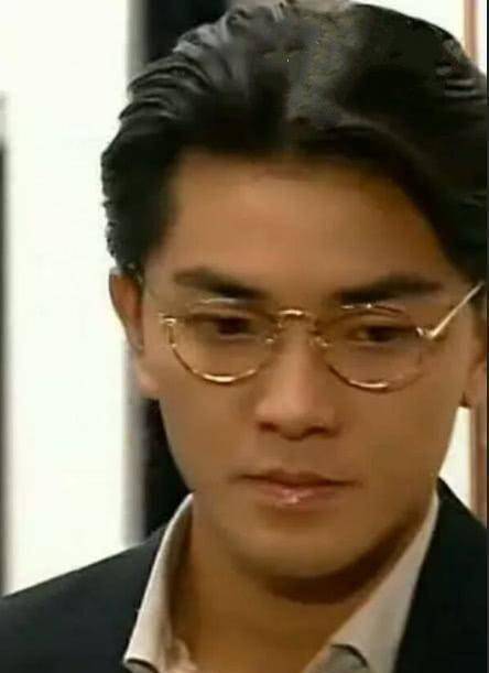 前村草丁真舅舅被网友形容像疯了的郑伊健,男神的帅气你了解吗_眼神