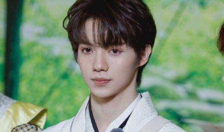 青3停播余景天退赛!c位换人,罗一舟c位出道名不正言不顺?