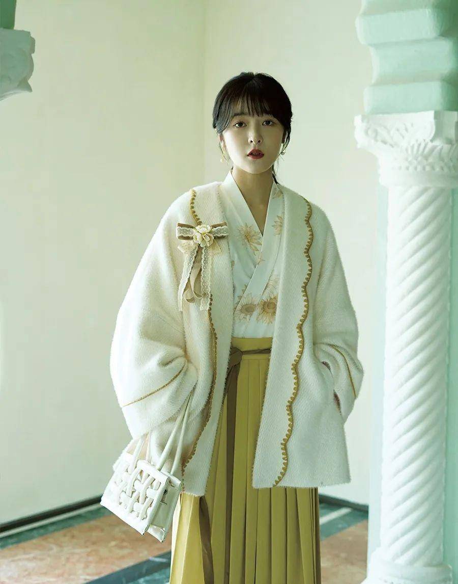 看准|徐娇穿马面裙现身金鸡奖红毯!汉服离日常使用还有多远?