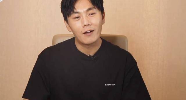 秦昊说,自己接的最后一个反面角色是《妖猫传》里的角色,这之后,他