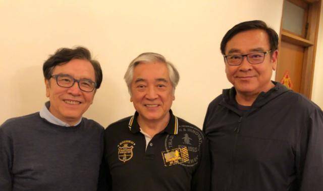 秦沛姜大卫尔冬升,三兄弟开心同框吃团圆饭,秦沛越老越帅_黄金_演艺圈