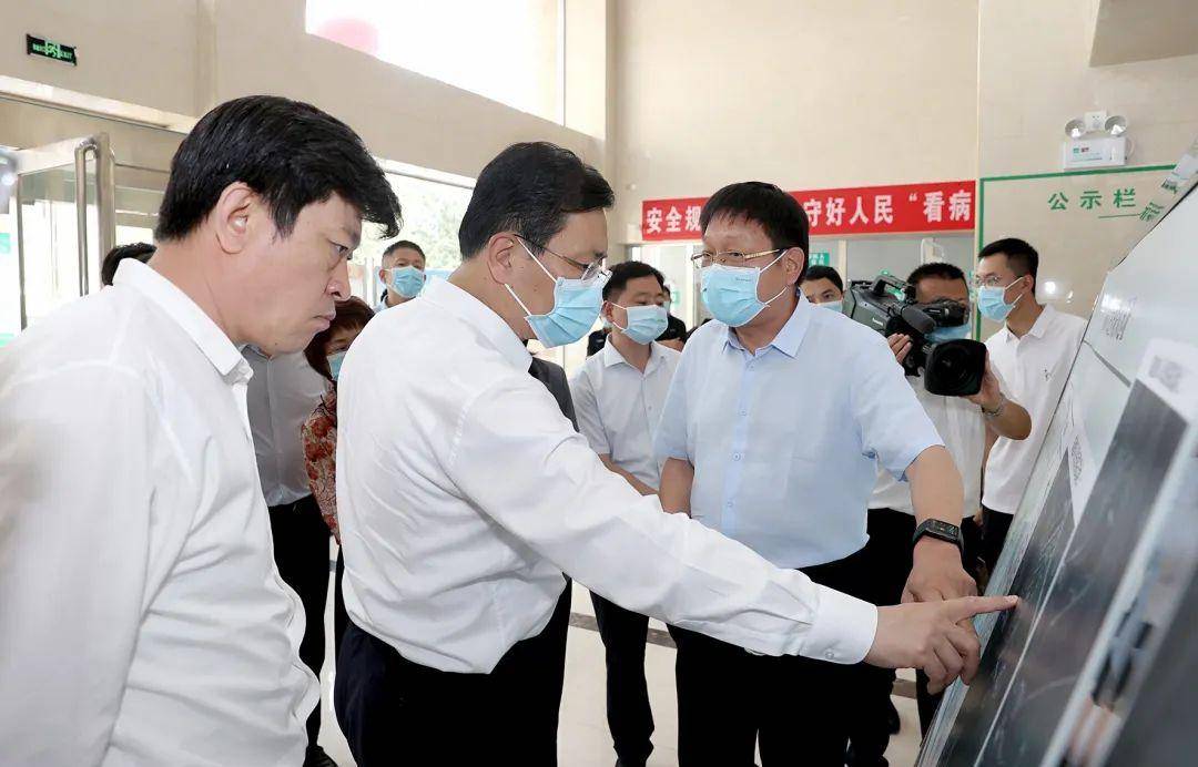 书记丁小强来我院就运城市人民医院筹建工作进行专题调研,副市长李哲