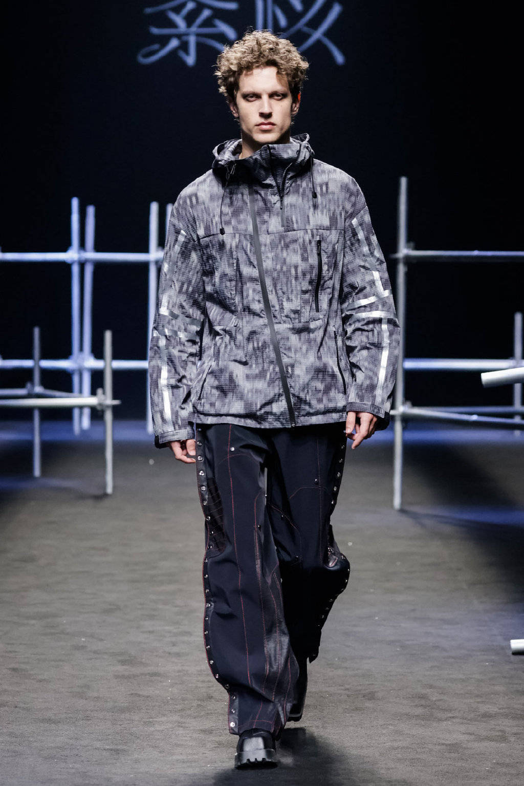 紊核本季"呐喊工厂"设计灵感来自于工业重金属摇滚乐队德国rammstein