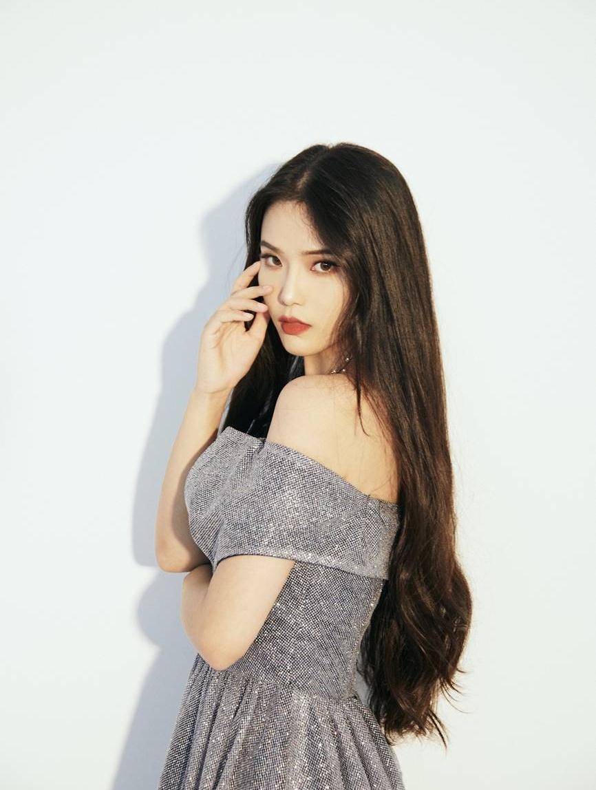 神秘优质新人携手薛之谦小鬼尤长靖惊艳亮相卫视晚会_桑娜_舞台_观众