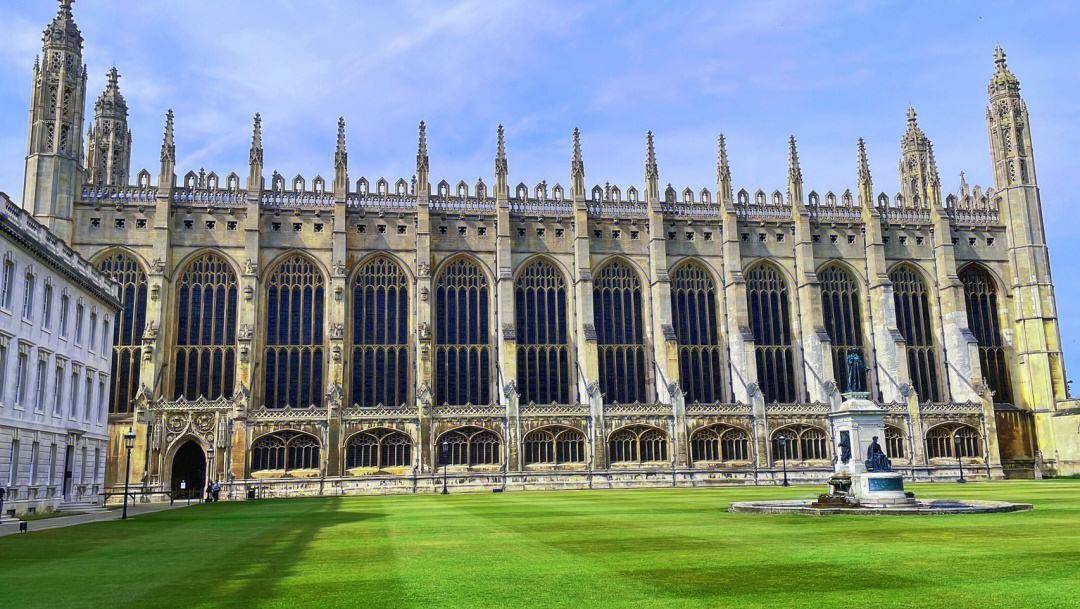 门房(porterslodge)1997年由爱丁堡公爵奠基.