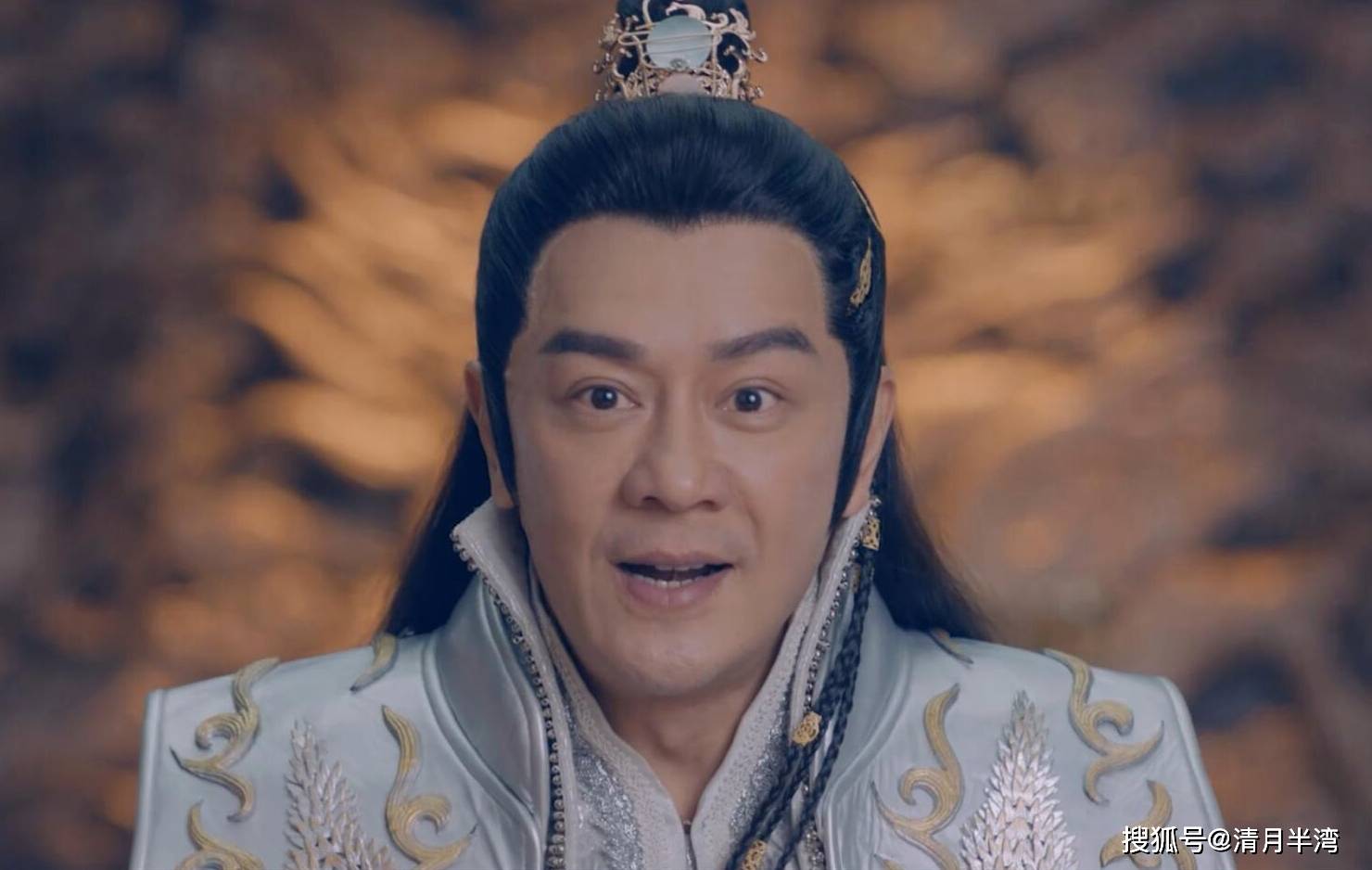 体态油腻,褶子满脸,中老年扮嫩尬演少年的男星,差不多该消停了_陈浩民