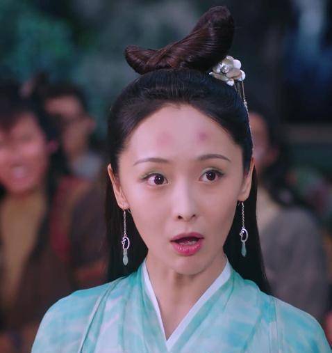 18岁搭档周杰伦一炮而红,《天乩》中扮演小青_李曼_洪天祥_齐霄