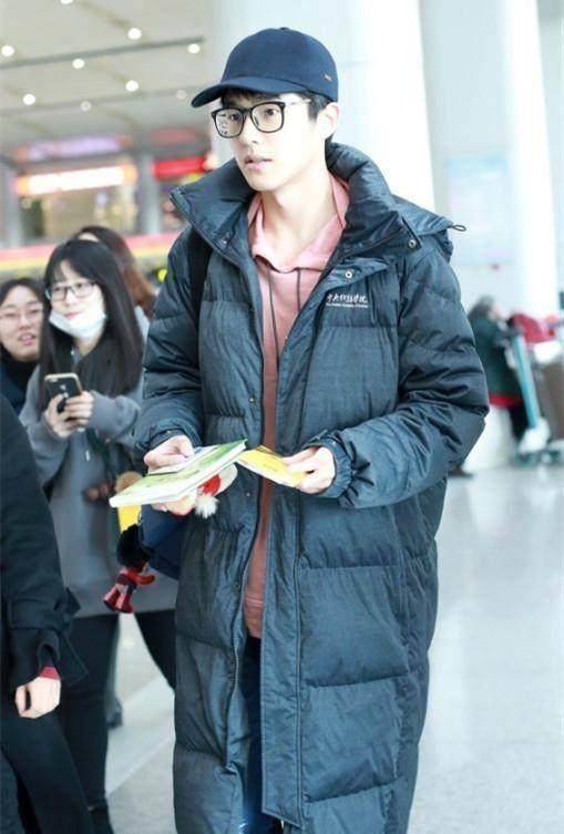 同龄的刘昊然和邢昭林,衣品上的爱好相差好大!_显得_感觉_身高