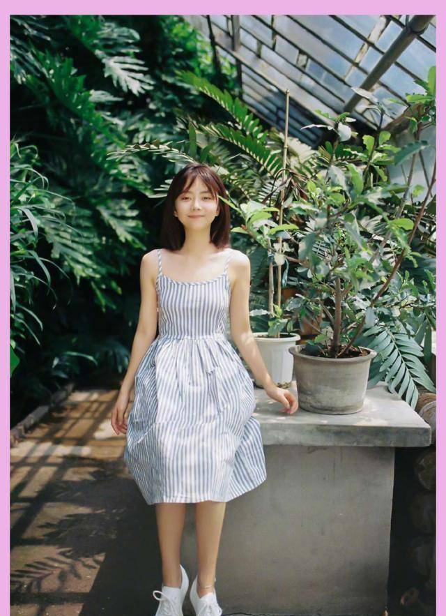 谭松韵30岁却不输18岁的张子枫?自带减龄特效两人看上去像姐妹?