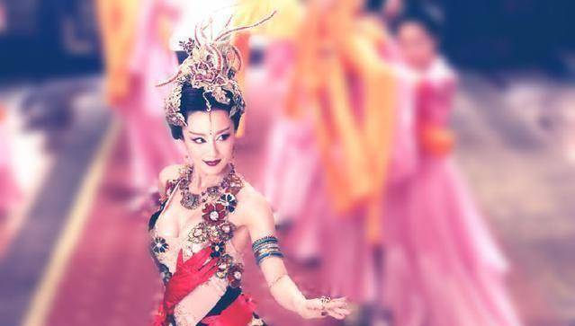 李依晓_什么_样子