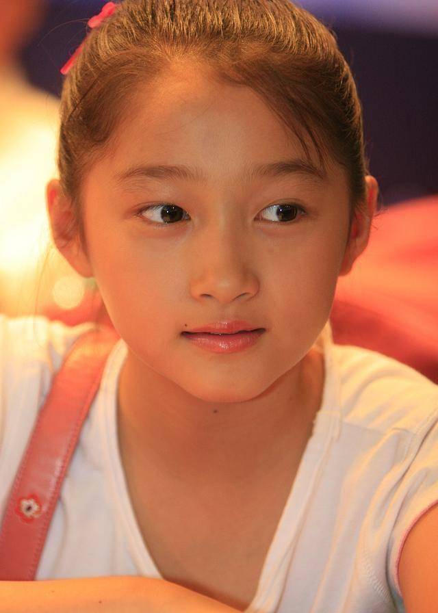 孙俪晒与关晓彤18年前后合影,"婆媳"同框?