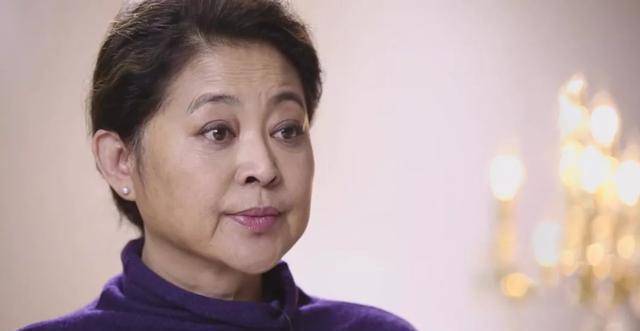 她51岁学画:第一幅画就卖了118万,她:我的画不值这么多钱_倪萍_时候