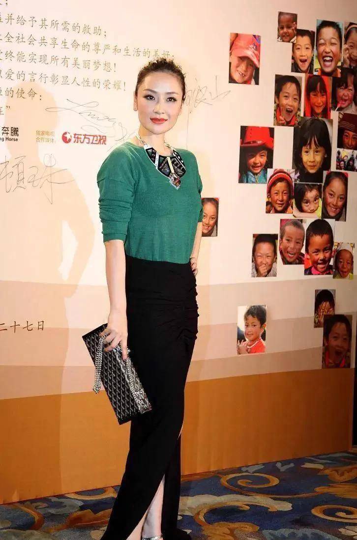 王学兵前妻身材火辣,穿亮片鱼尾裙毫无赘肉,天生气质大方_孙宁_视觉