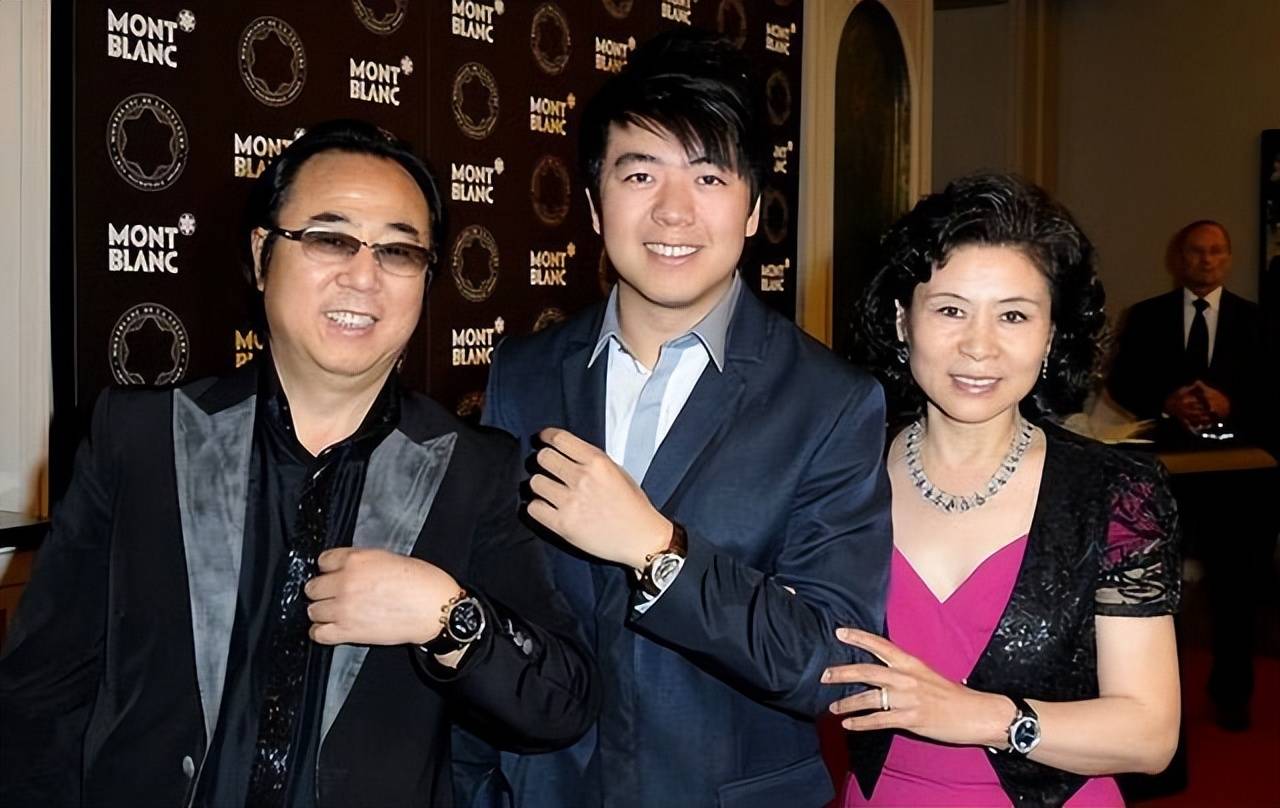 郎朗晒全家福庆40岁生日,与德国岳父罕见同框,2岁儿子长得好高_吉娜