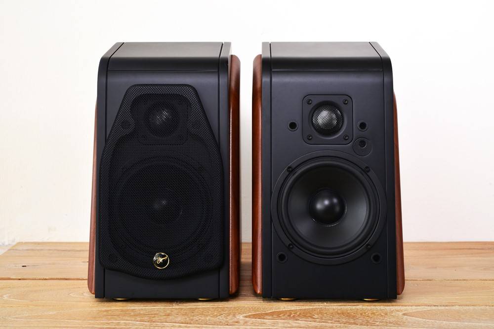 惠威m200:黑色面漆与木纹侧板,打造高级音乐空间_音质_用户_音箱