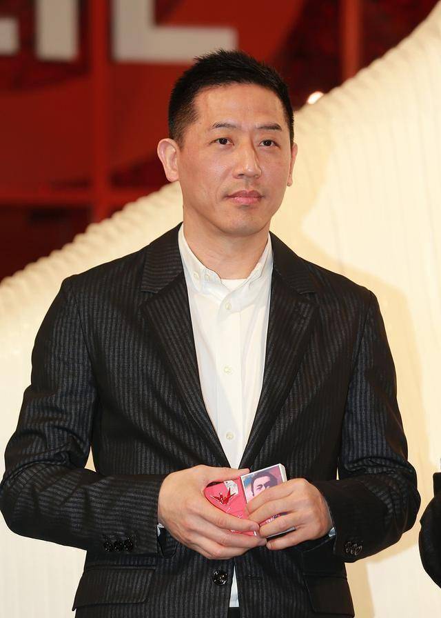 唐鹤德发文缅怀张国荣,作为爱情的标杆,传统时代他们坚持的很难_香港