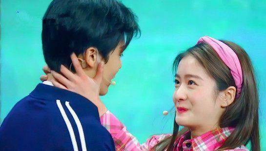 同演恋爱中的小女生,关晓彤和张雪迎的演技高下立见_侯明昊_马可_观众