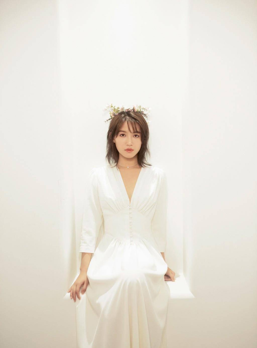 苏青这哪是30岁人的身材,穿粉色健身服配外套,小腰长腿好吸睛_旗袍