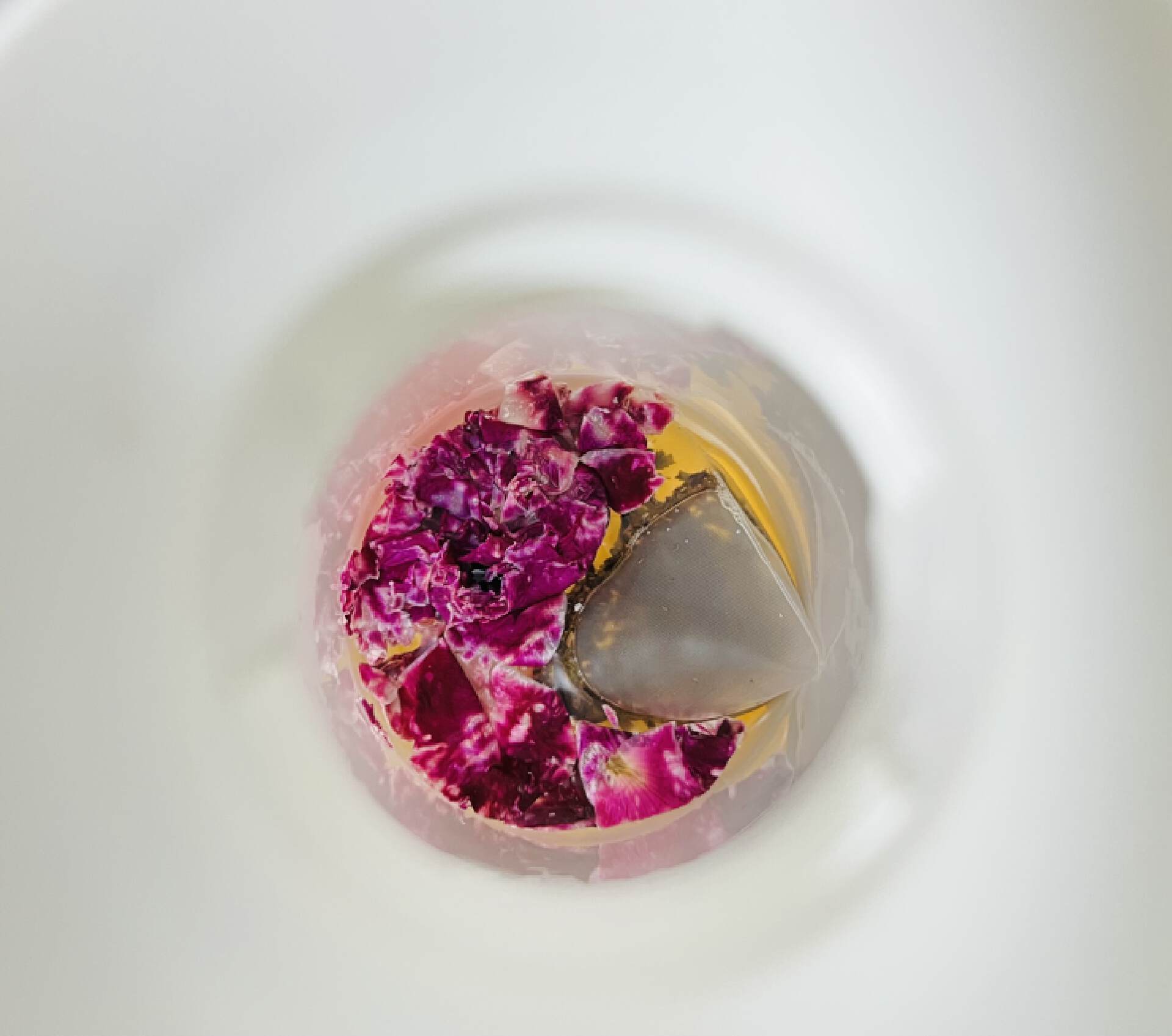 玫瑰花遇到了香醇红茶,喝出了红润好气色_口感_芳香_调节